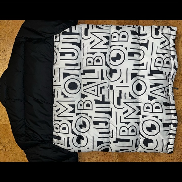 Brand New Columbia Jacket. Really cool design. - Picture 5 of 6